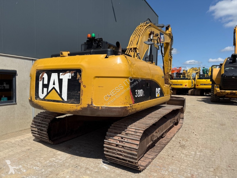 Escavatore Caterpillar L