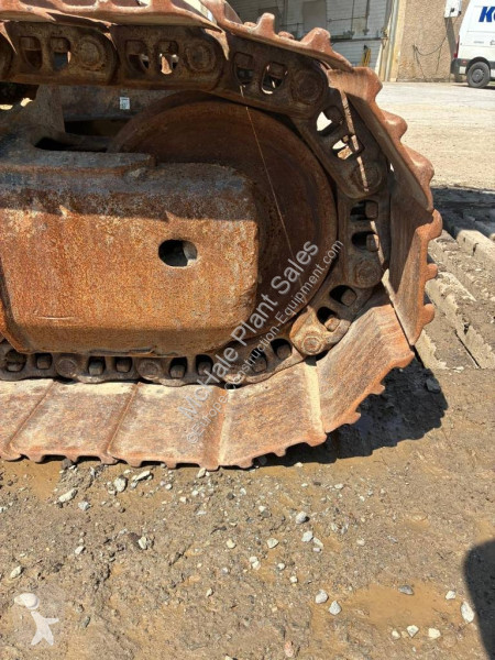 جرافة Komatsu LC8
