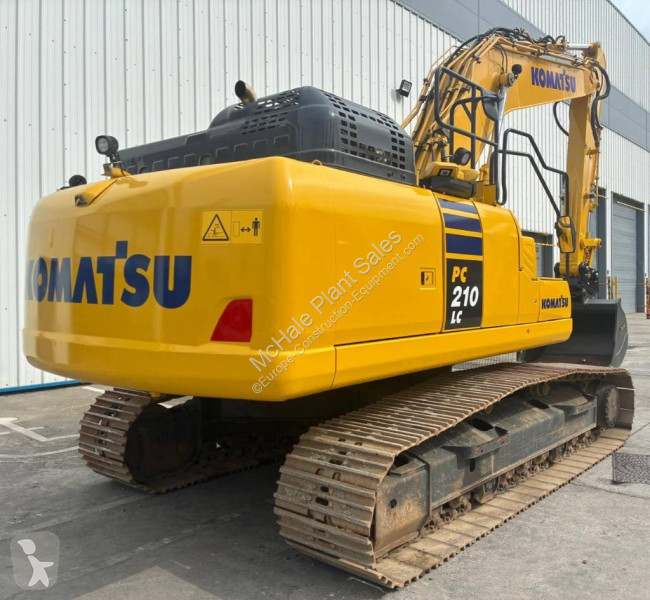 جرافة Komatsu 11