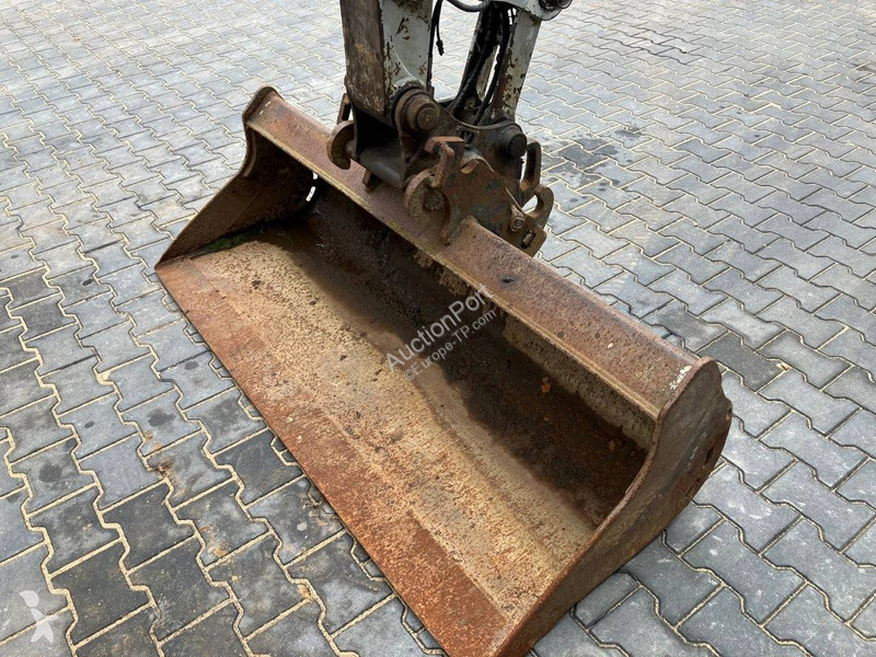 Rýpadlo Takeuchi TB280FR