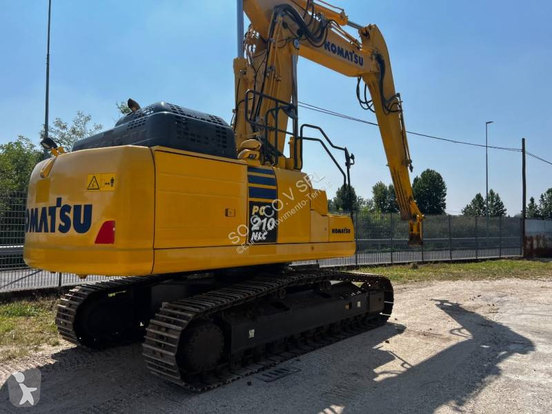 جرافة Komatsu PC210 NLC 11