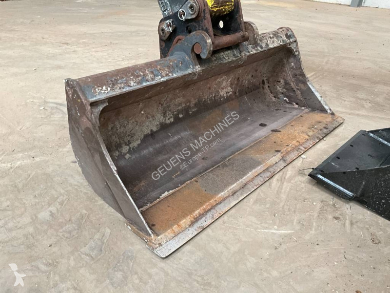 جرافة Neuson EZ 53