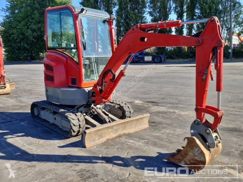 جرافة Volvo ECR25D