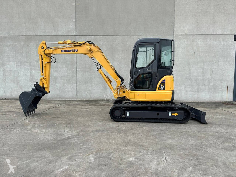 Rýpadlo Komatsu MR-2