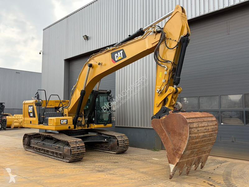 Lopatový nakládač Caterpillar 07A