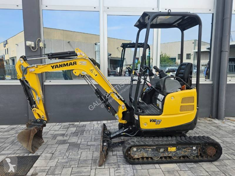 جرافة Yanmar VIO 17