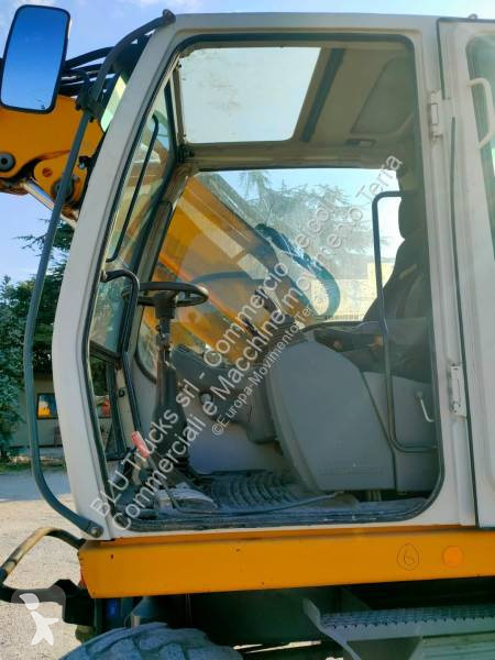 Escavatore Liebherr