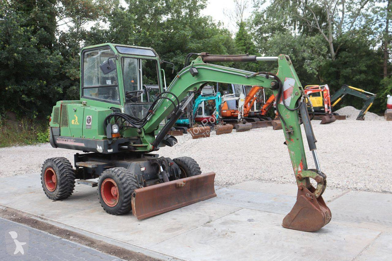 جرافة Neuson 3800 WD