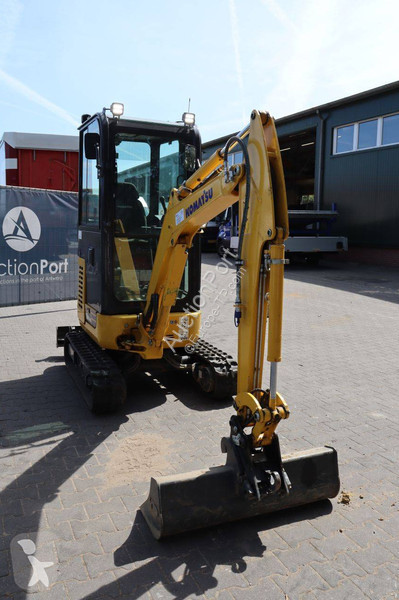 جرافة Komatsu PC16R-3HS