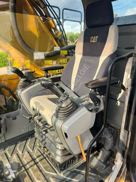 جرافة Caterpillar 352F