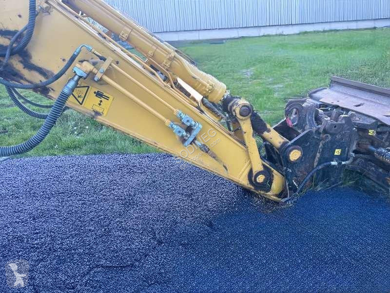 جرافة Komatsu I-11E0