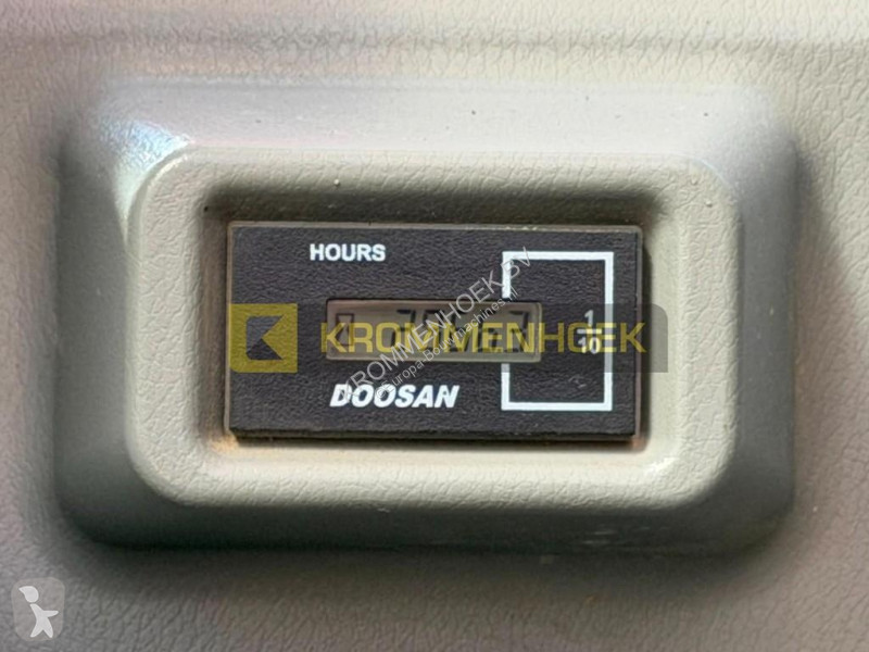 Lopatový nakládač Doosan LCR5