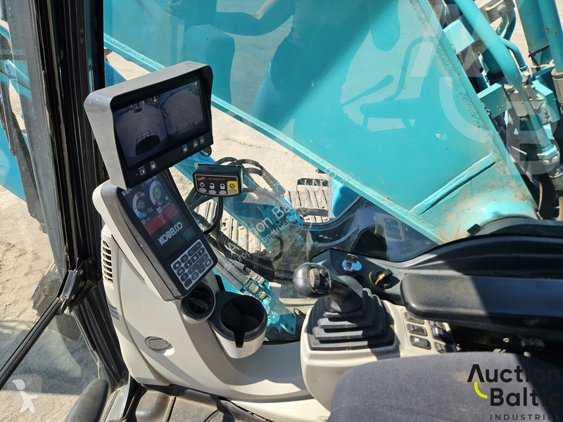 جرافة Kobelco LC10