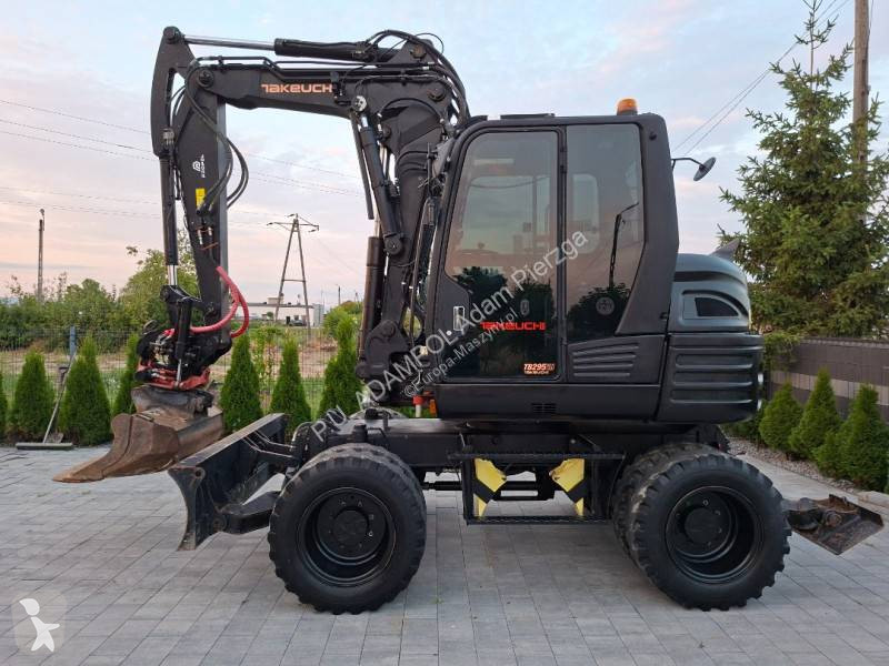 Lopatový nakládač Takeuchi TB295W