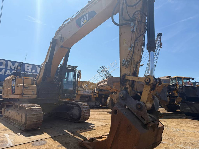 جرافة Caterpillar F L