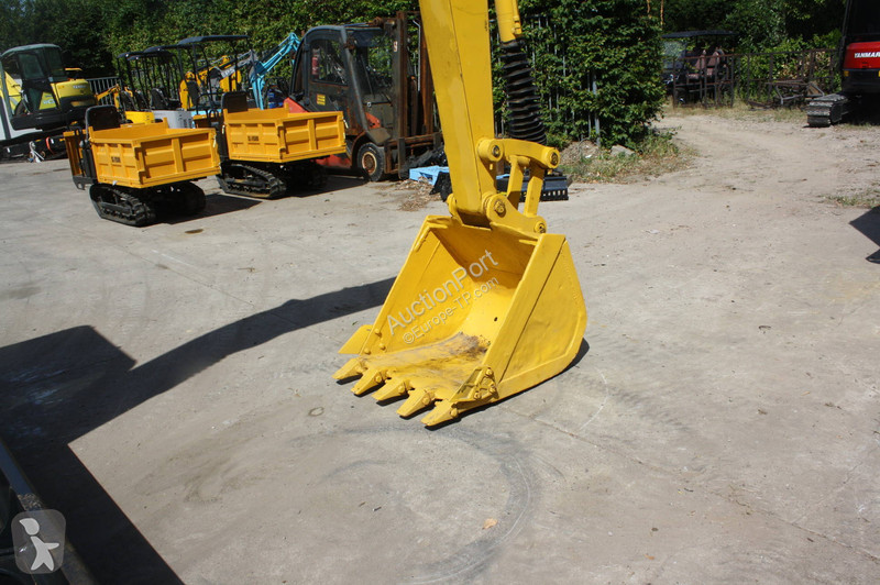 جرافة Komatsu PC70-8