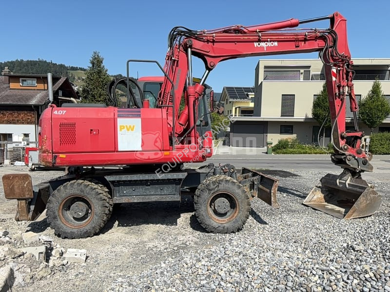 جرافة Komatsu PW160-7K