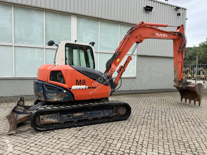 Lopatový nakládač Kubota 0803