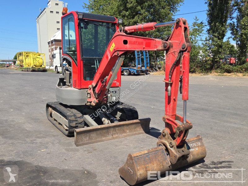 جرافة Volvo ECR25D