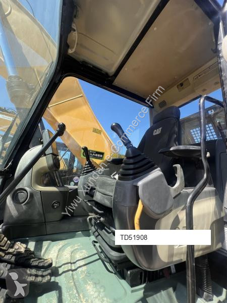 جرافة Caterpillar 2L