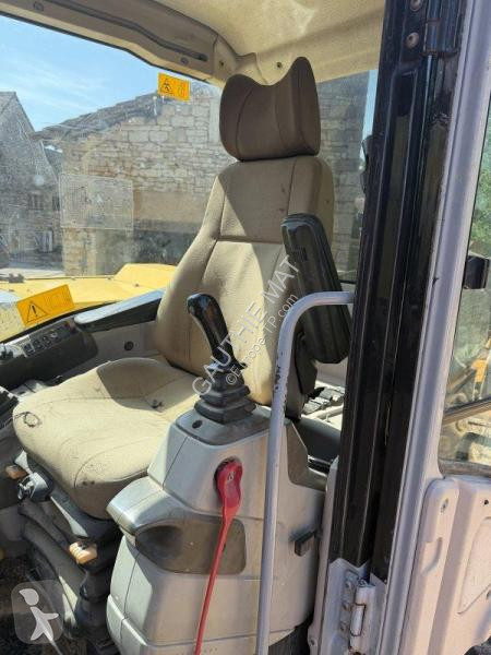 Lopatový nakládač New Holland 26