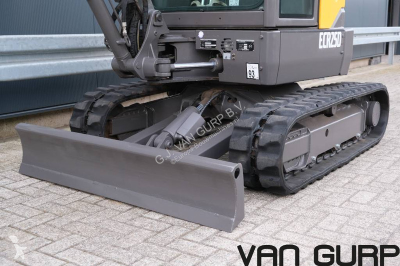 Excavator Volvo ECR D | 2016 | 2763h
