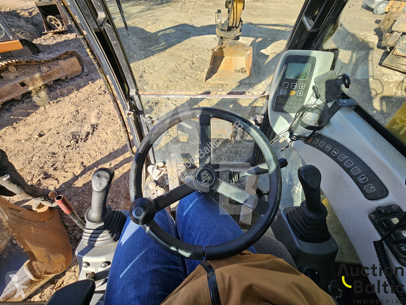 Excavator JCB