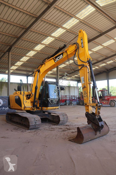 Excavator JCB