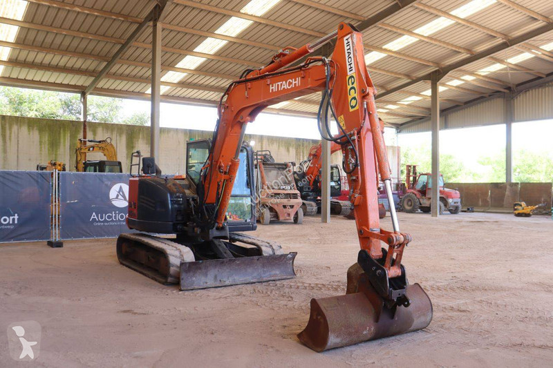 Lopatový nakládač Hitachi Zaxis B-6
