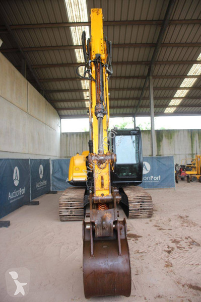 Excavator JCB