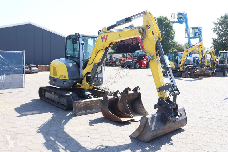 Lopatový nakládač Neuson EZ50