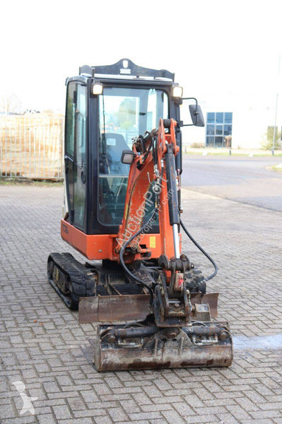 Lopatový nakládač Schaeff TC16