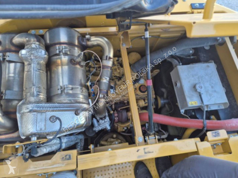 Lopatový nakládač Caterpillar 325FLCR