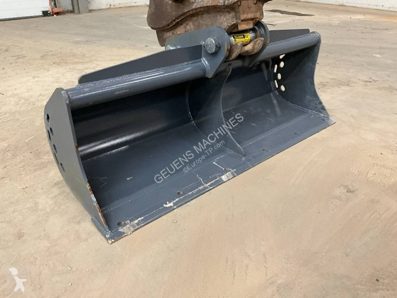 Excavator Kubota kx080-4 A 2