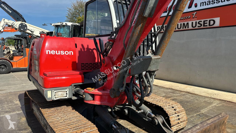 Pelle Neuson 8002