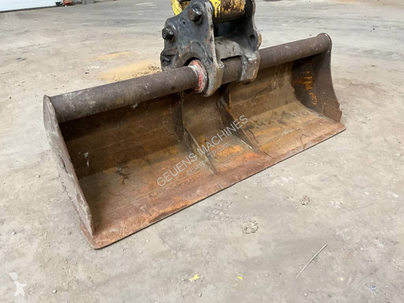 Excavadora Komatsu MR5