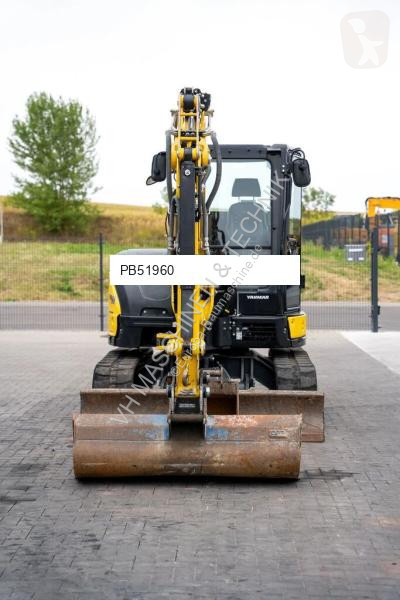 جرافة Yanmar VIO50-6B