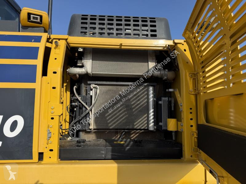 Excavadora Komatsu PC210NLC-11