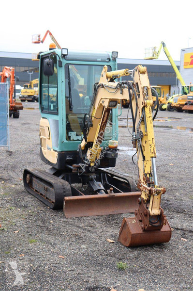 جرافة Yanmar SV22