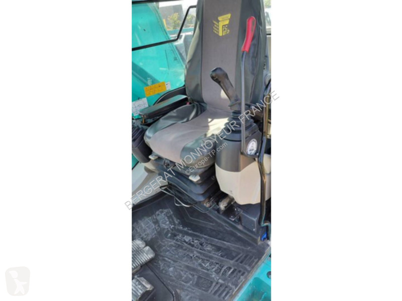 Багер Kobelco SK260