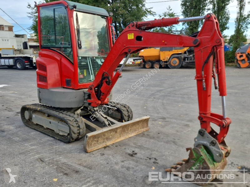 Багер Volvo ECR25D