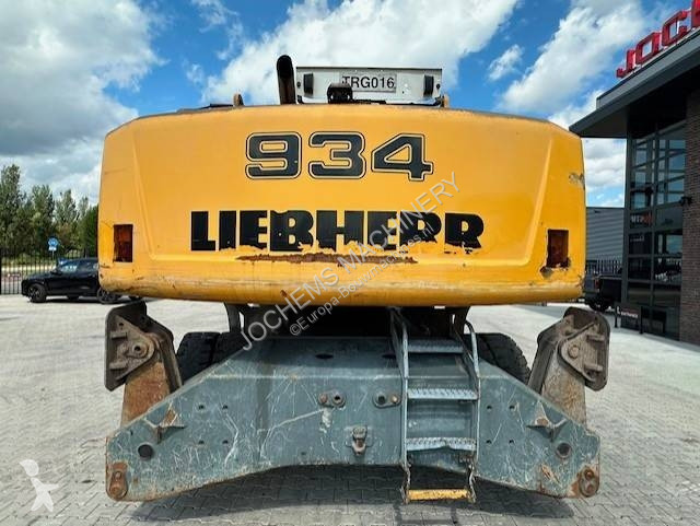 Багер Liebherr