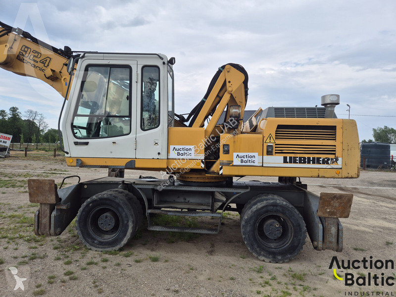 Багер Liebherr