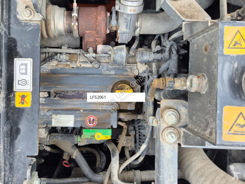 Екскаватор Hitachi ZX135W-7