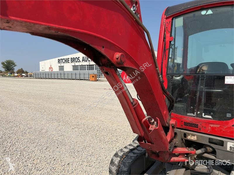 Екскаватор JCB