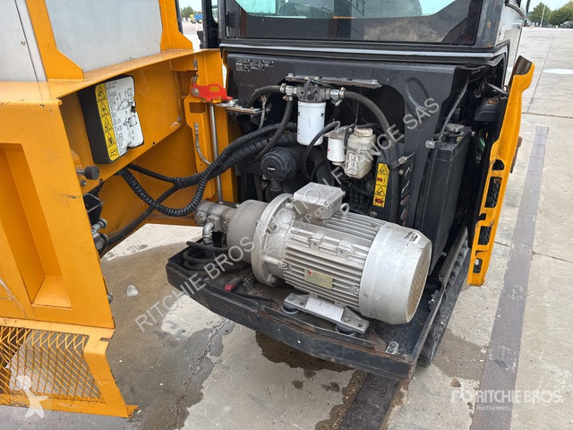 Bobcat  E17 excavator