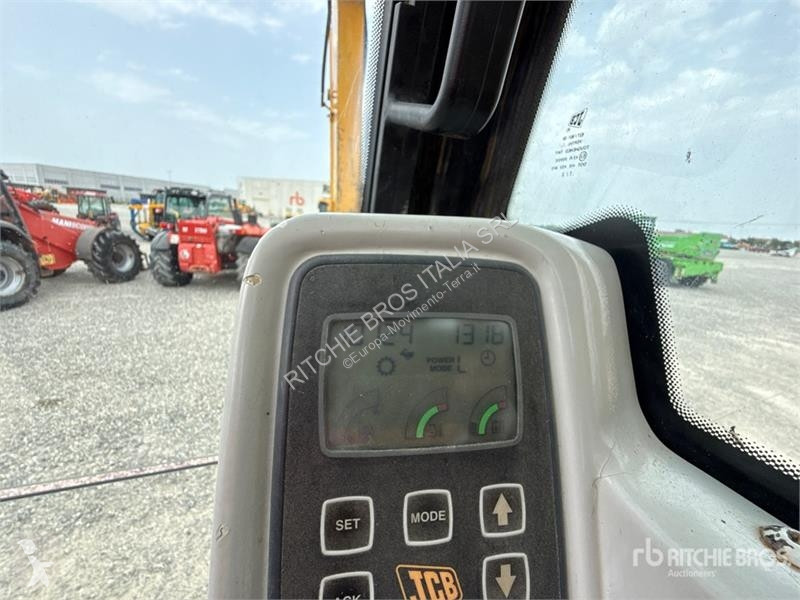 Екскаватор JCB