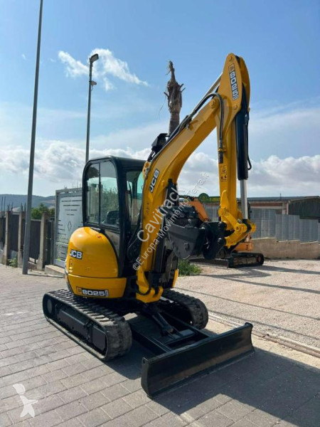 Екскаватор JCB