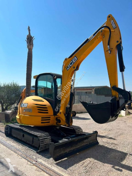 Екскаватор JCB