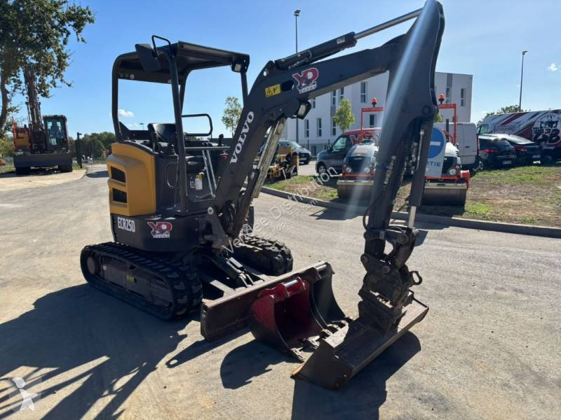 Escavadora Volvo ECR25D